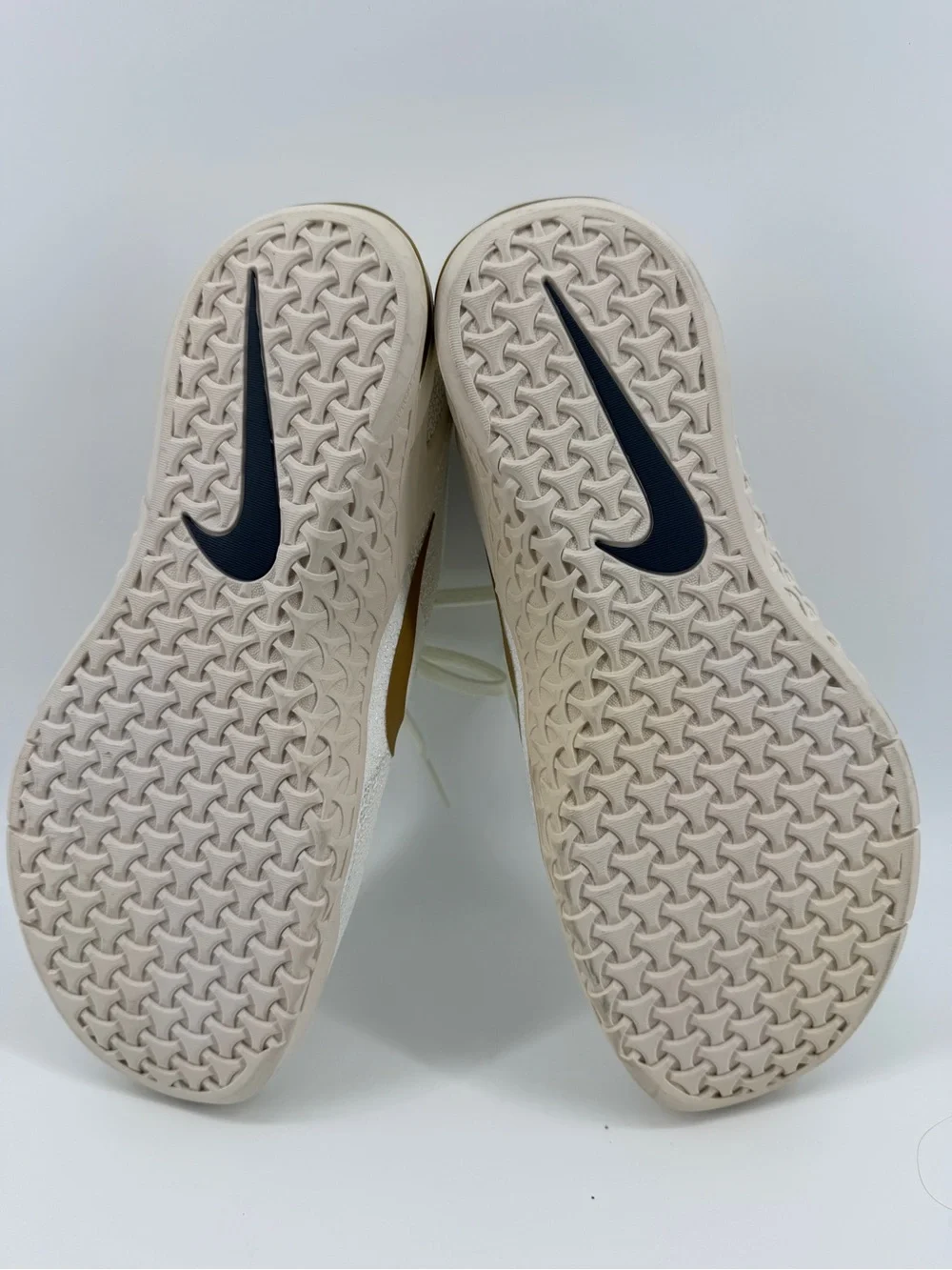 Nike Women’s Gymcore Athleisure Sporty Cream/Gold Athletic Training Shoes Sz8
